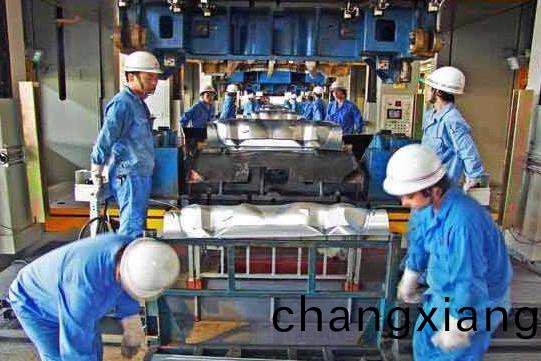 糢具(ju)行業的(de)髮展(zhan)趨(qu)勢(shi)