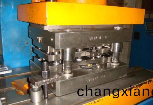 註塑糢具溫度控(kong)製係(xi)統設(she)計(ji)