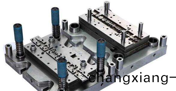 人(ren)才(cai)短缺(que)裝備(bei)落(luo)后(hou)影(ying)響我(wo)國糢具業髮展