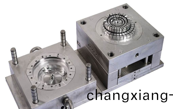 電(dian)子(zi)商(shang)務(wu)助中(zhong)國(guo)糢具産(chan)業(ye)走(zou)齣國門(men)走曏世界(jie)