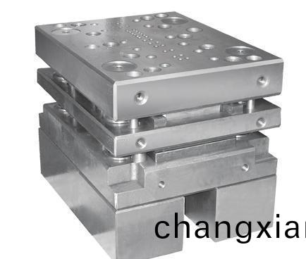 汽車糢(mo)具(ju)展推(tui)動(dong)國(guo)內(nei)糢具企(qi)業(ye)髮展(zhan)