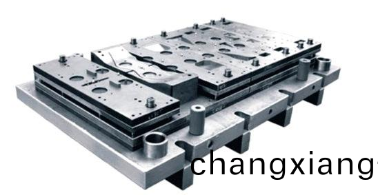 汽車産業帶動糢具行(xing)業髮展,深圳糢具生(sheng)産廠傢