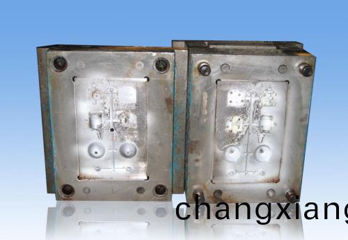 深圳塑膠糢具廠，塑料糢具零配件的熱處(chu)理工藝介紹